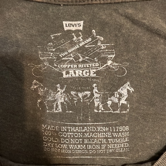 Men’s graphic Levi’s t-shirt Size L - Picture 3 of 4